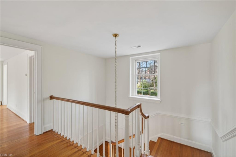 Photo 25 of 49 residential for sale in Virginia Beach virginia