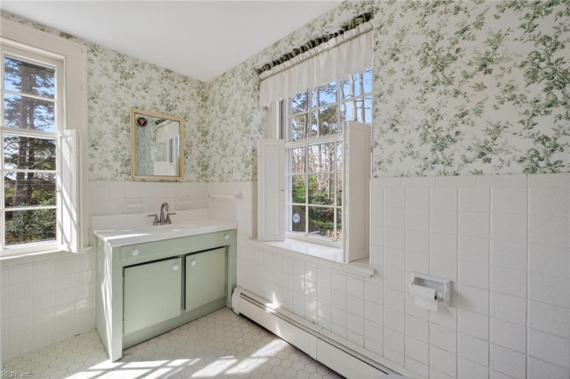 Photo 29 of 49 residential for sale in Virginia Beach virginia