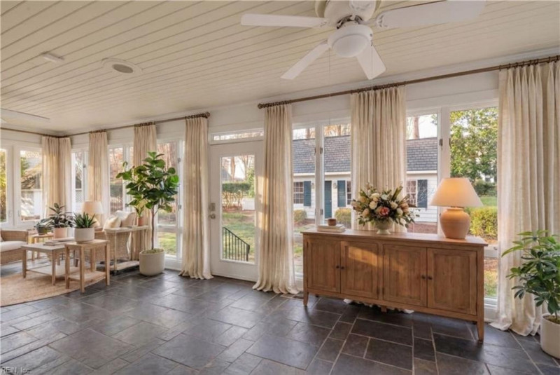 Photo 7 of 49 residential for sale in Virginia Beach virginia