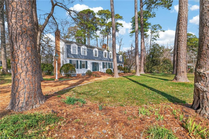 Photo 9 of 49 residential for sale in Virginia Beach virginia