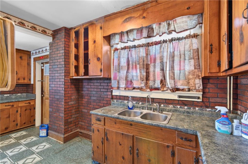 Photo 12 of 27 residential for sale in Newport News virginia