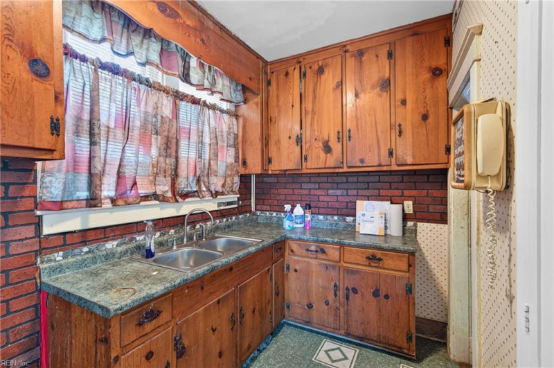Photo 14 of 27 residential for sale in Newport News virginia