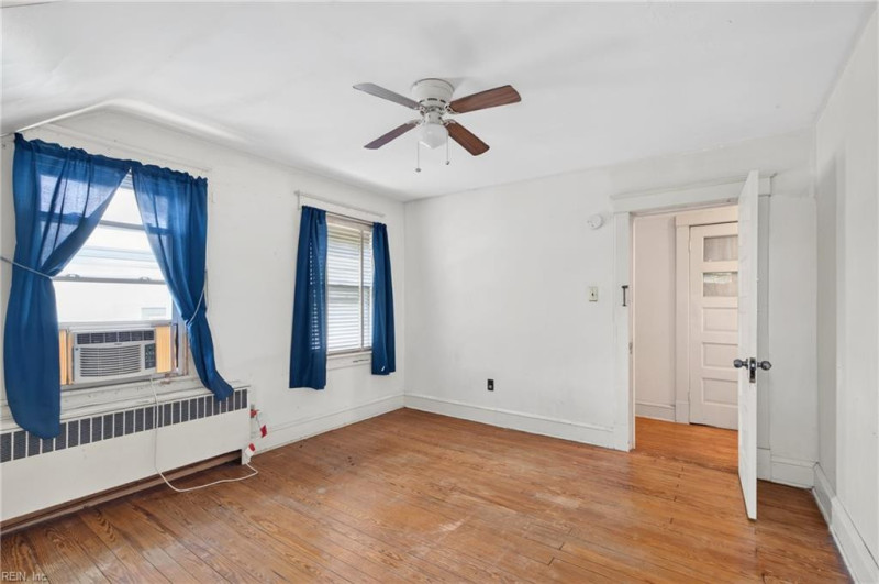 Photo 18 of 27 residential for sale in Newport News virginia