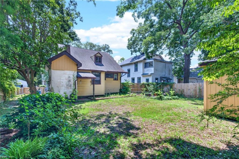 Photo 25 of 27 residential for sale in Newport News virginia