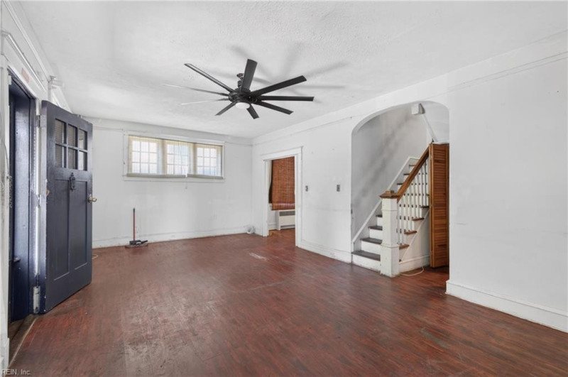 Photo 6 of 27 residential for sale in Newport News virginia