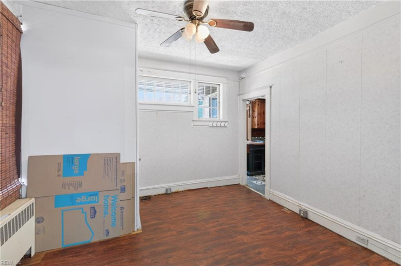 Photo 8 of 27 residential for sale in Newport News virginia