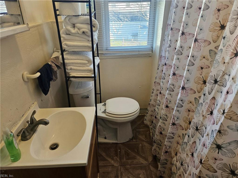 Photo 8 of 15 residential for sale in Norfolk virginia