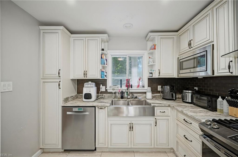 Photo 14 of 33 residential for sale in Virginia Beach virginia
