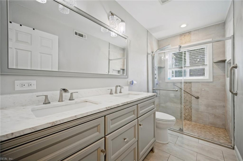 Photo 20 of 33 residential for sale in Virginia Beach virginia