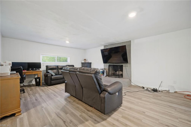 Photo 31 of 33 residential for sale in Virginia Beach virginia