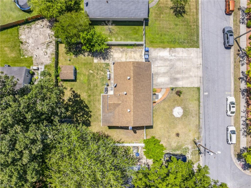 Photo 5 of 33 residential for sale in Virginia Beach virginia