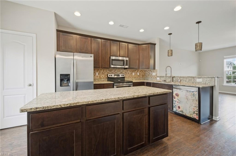 Photo 10 of 35 residential for sale in Virginia Beach virginia