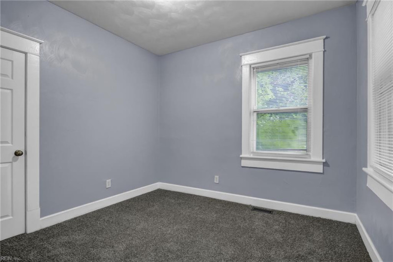 Photo 11 of 16 residential for sale in Norfolk virginia
