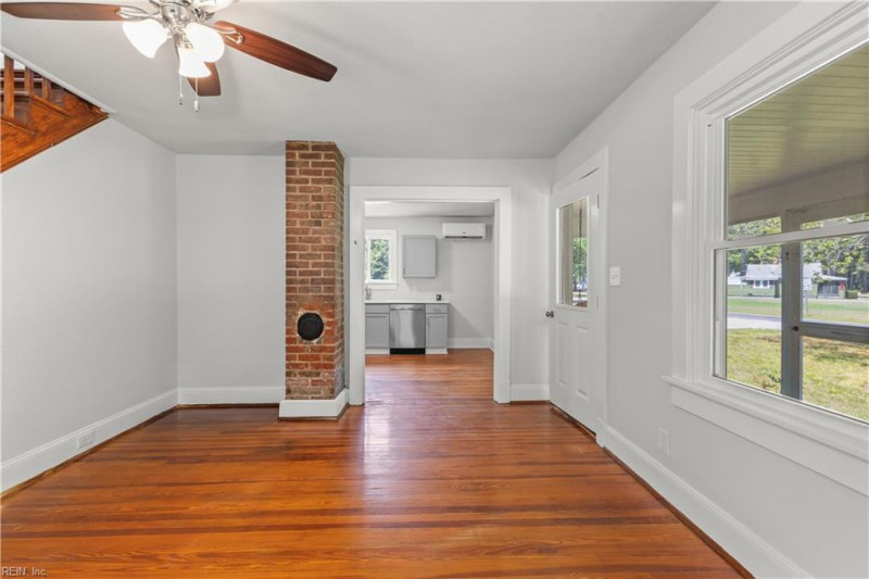 Photo 11 of 47 residential for sale in Mathews County virginia