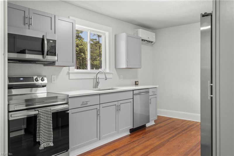 Photo 13 of 47 residential for sale in Mathews County virginia