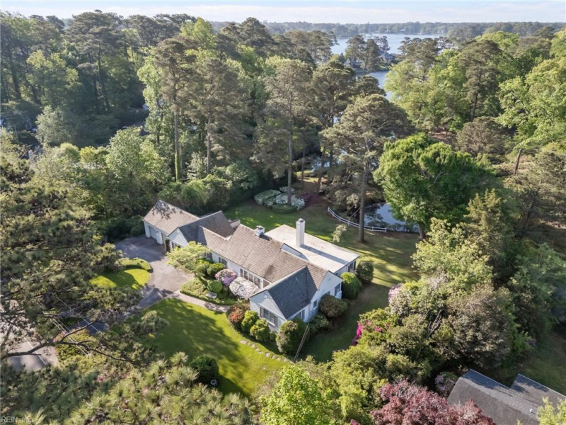 Photo 3 of 48 residential for sale in Virginia Beach virginia