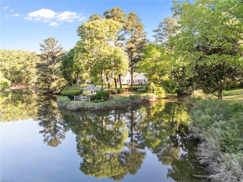 Photo 4 of 48 residential for sale in Virginia Beach virginia