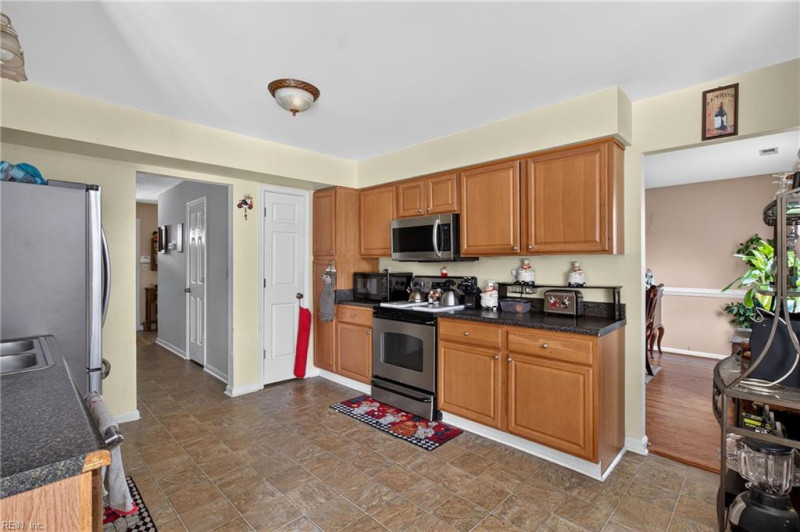 Photo 3 of 12 residential for sale in Virginia Beach virginia