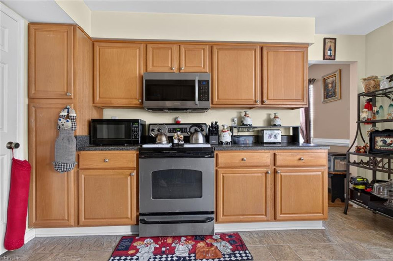 Photo 4 of 12 residential for sale in Virginia Beach virginia