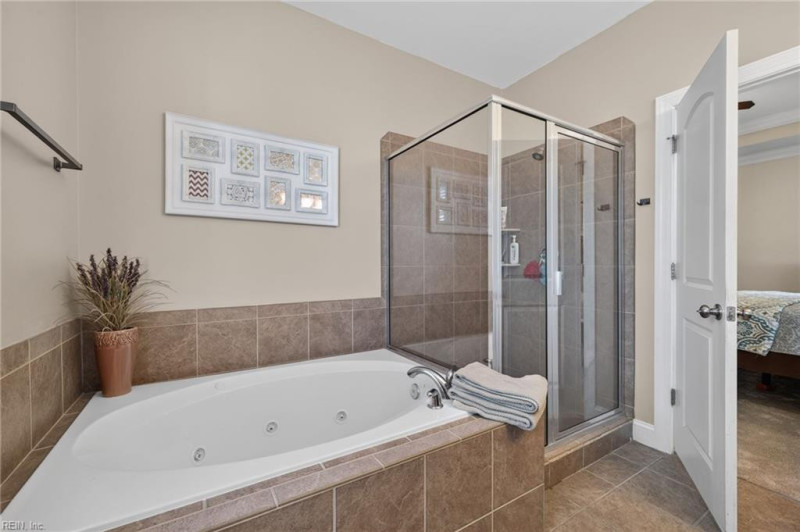 Photo 17 of 35 residential for sale in Chesapeake virginia