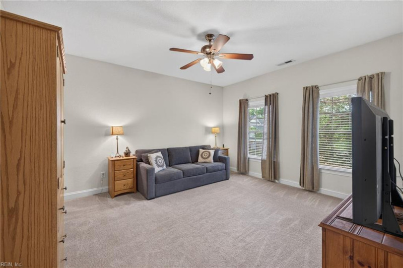 Photo 27 of 35 residential for sale in Chesapeake virginia