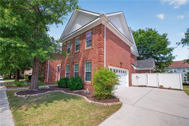 Photo 3 of 35 residential for sale in Chesapeake virginia