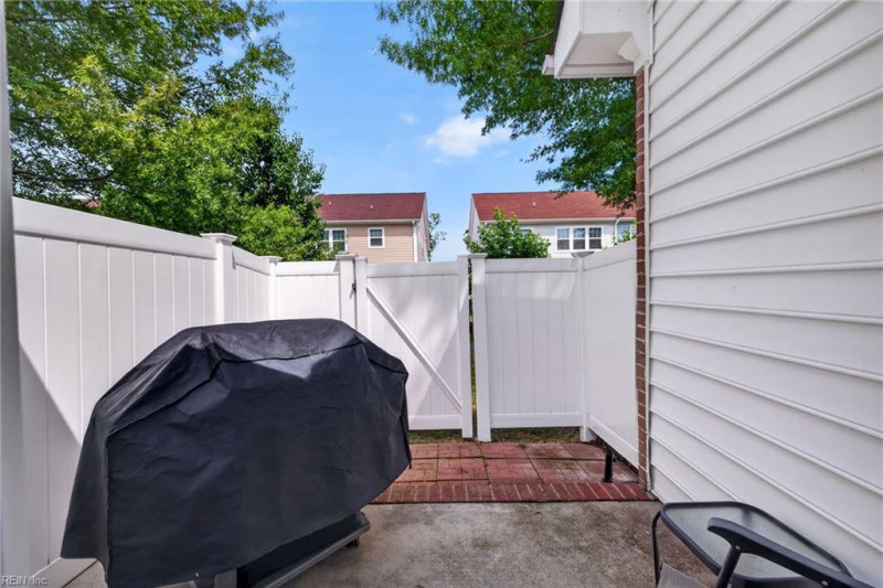 Photo 32 of 35 residential for sale in Chesapeake virginia
