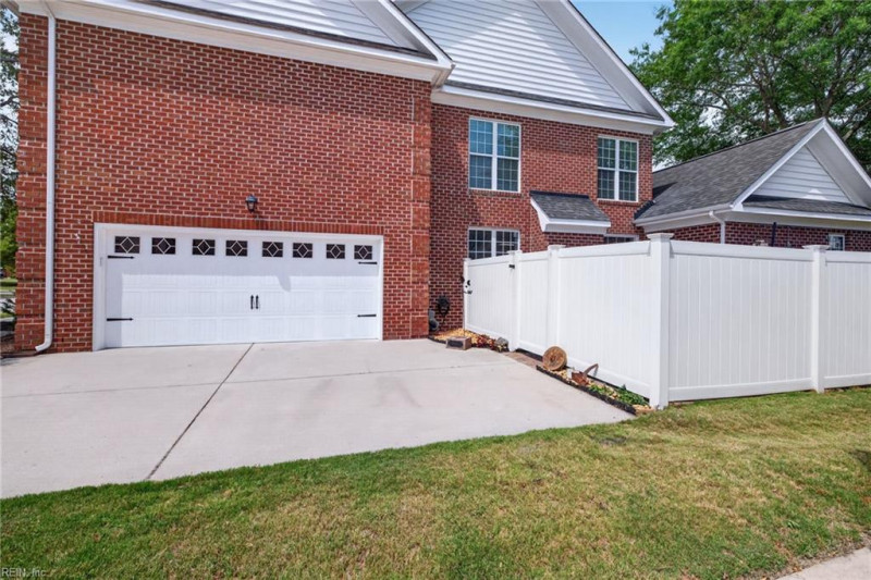 Photo 33 of 35 residential for sale in Chesapeake virginia