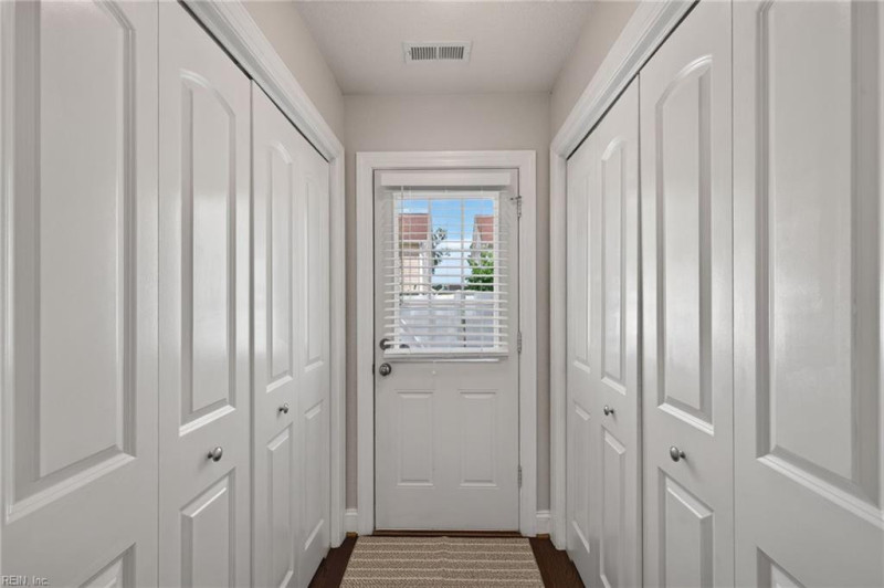 Photo 9 of 35 residential for sale in Chesapeake virginia