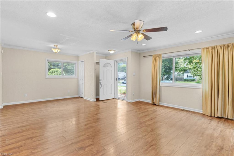 Photo 3 of 24 residential for sale in Virginia Beach virginia