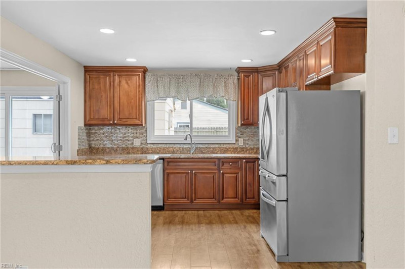 Photo 6 of 24 residential for sale in Virginia Beach virginia