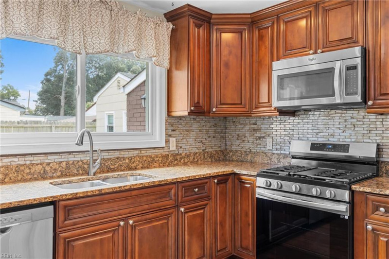 Photo 7 of 24 residential for sale in Virginia Beach virginia