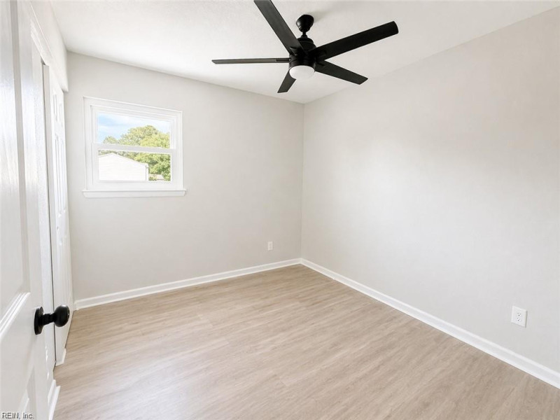 Photo 13 of 20 residential for sale in Virginia Beach virginia