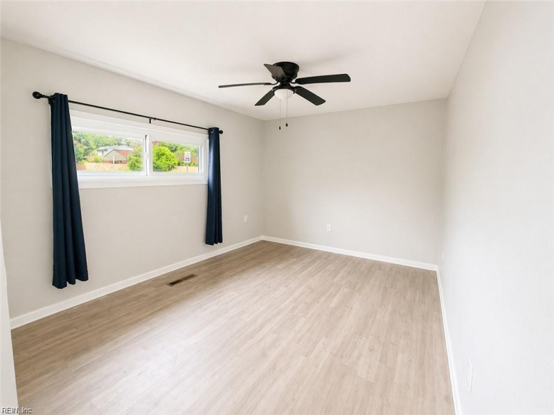 Photo 14 of 20 residential for sale in Virginia Beach virginia