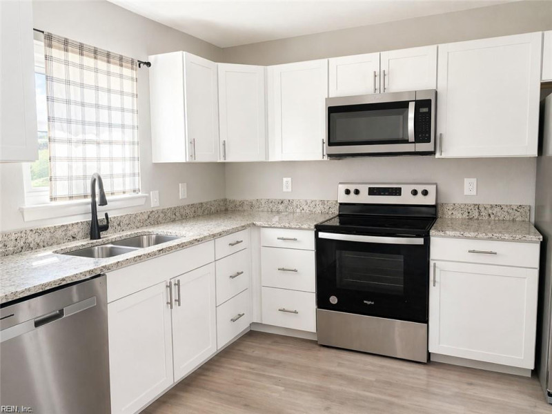 Photo 3 of 20 residential for sale in Virginia Beach virginia