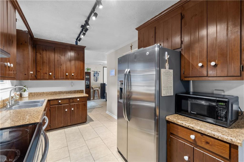 Photo 11 of 29 residential for sale in Newport News virginia