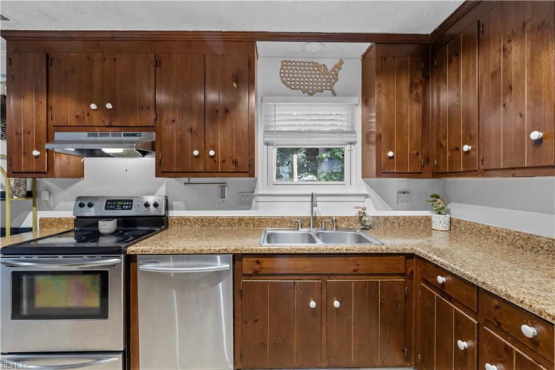 Photo 15 of 29 residential for sale in Newport News virginia