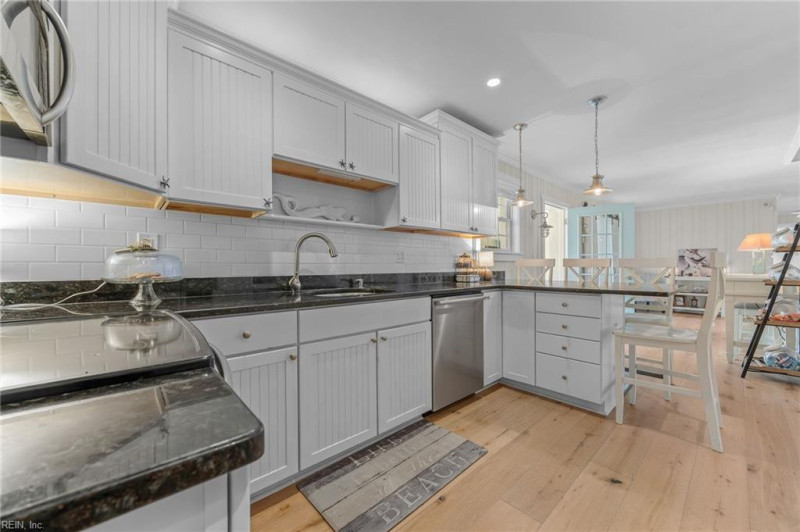 Photo 13 of 50 residential for sale in Virginia Beach virginia