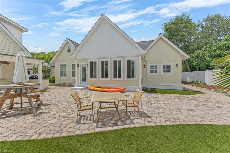 Photo 5 of 50 residential for sale in Virginia Beach virginia