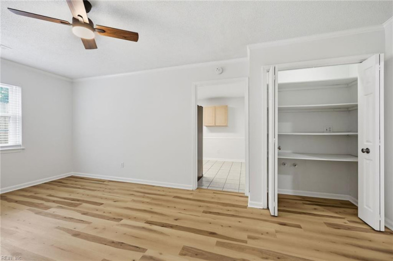 Photo 11 of 43 residential for sale in Virginia Beach virginia