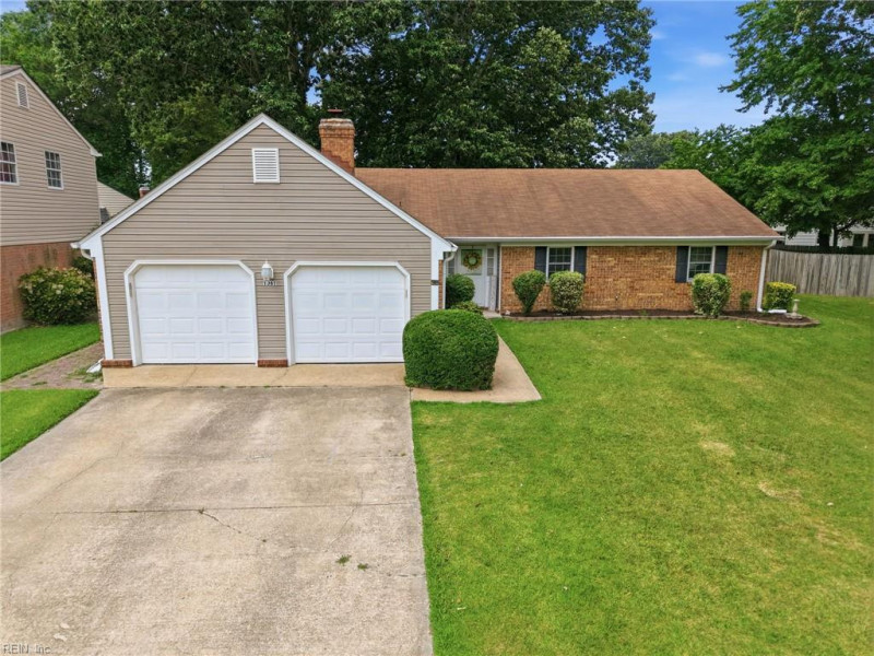 Photo 2 of 43 residential for sale in Virginia Beach virginia