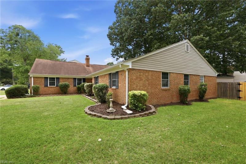Photo 5 of 43 residential for sale in Virginia Beach virginia