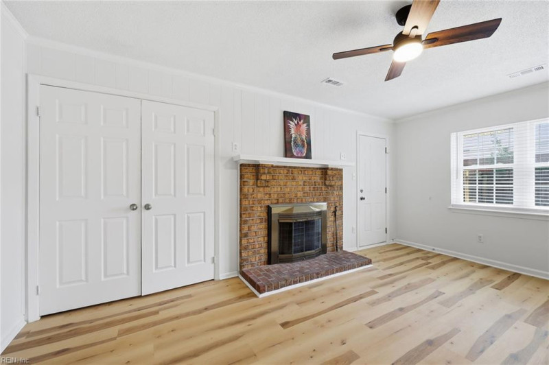 Photo 8 of 43 residential for sale in Virginia Beach virginia