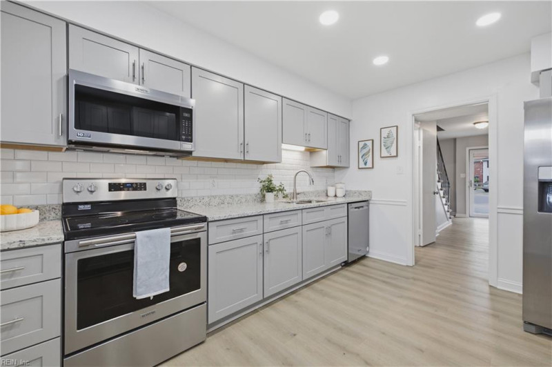 Photo 12 of 40 residential for sale in Virginia Beach virginia