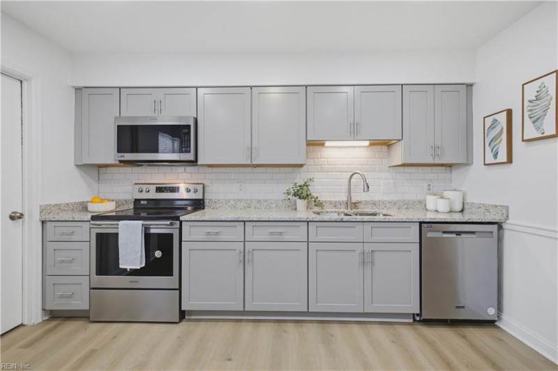 Photo 14 of 40 residential for sale in Virginia Beach virginia