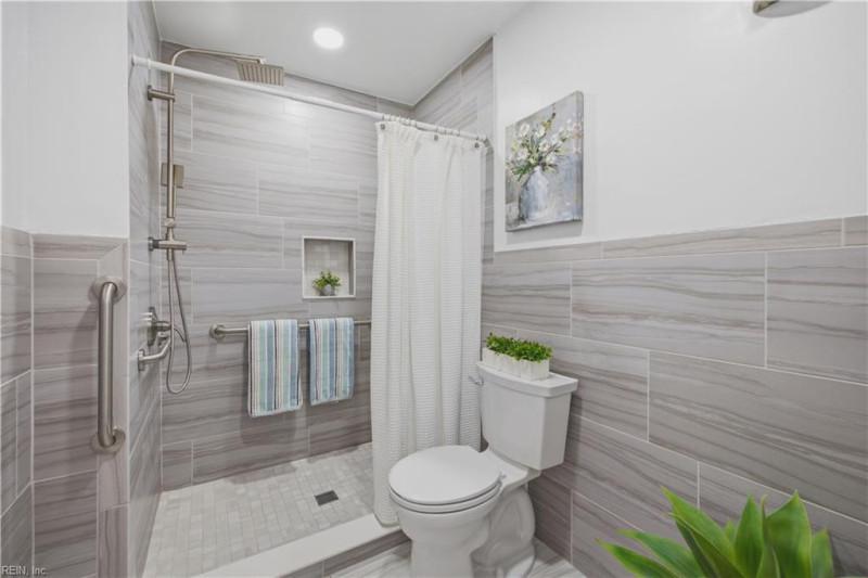 Photo 28 of 40 residential for sale in Virginia Beach virginia