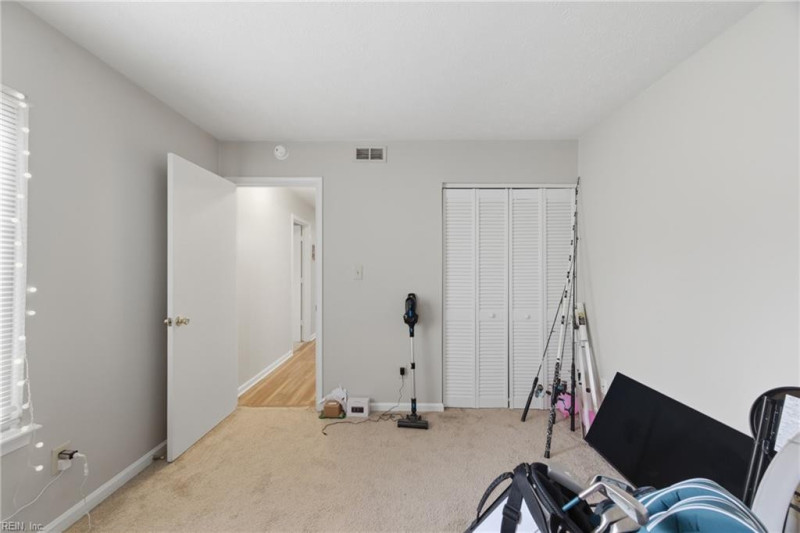 Photo 17 of 20 residential for sale in Hampton virginia