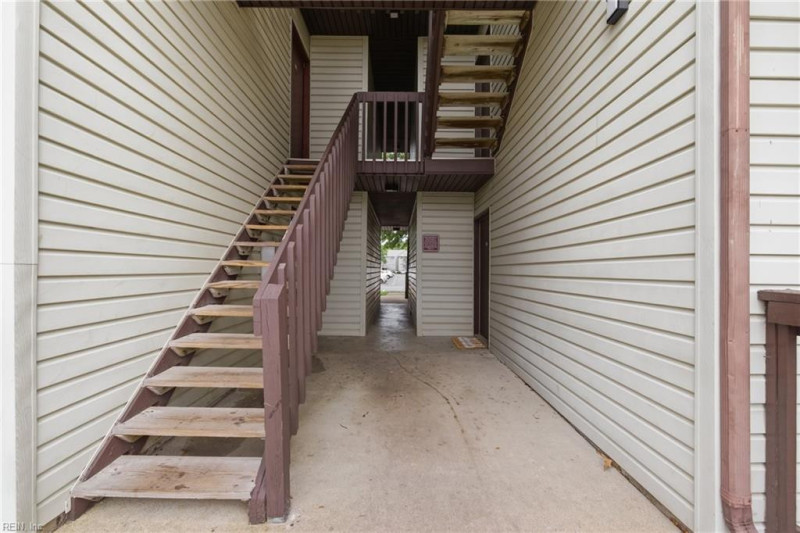 Photo 4 of 20 residential for sale in Hampton virginia