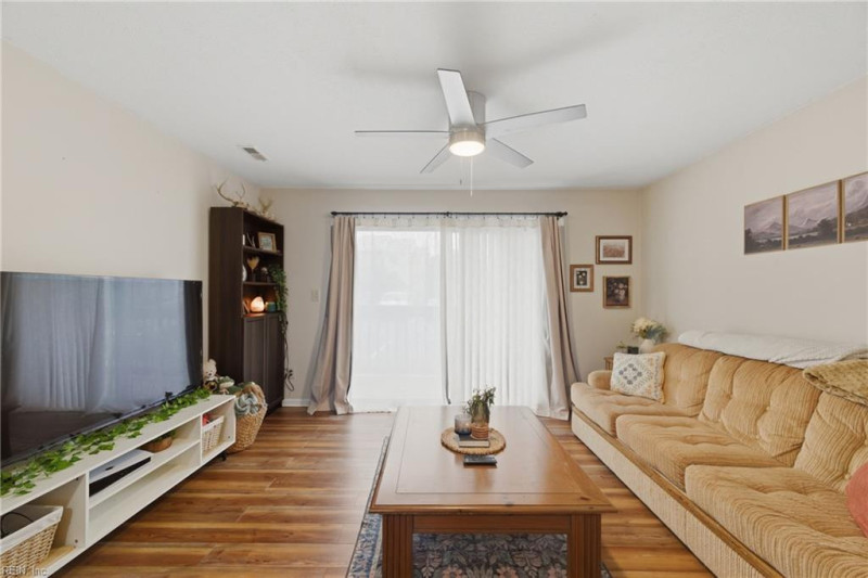 Photo 7 of 20 residential for sale in Hampton virginia