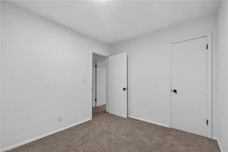 Photo 14 of 28 residential for sale in Chesapeake virginia